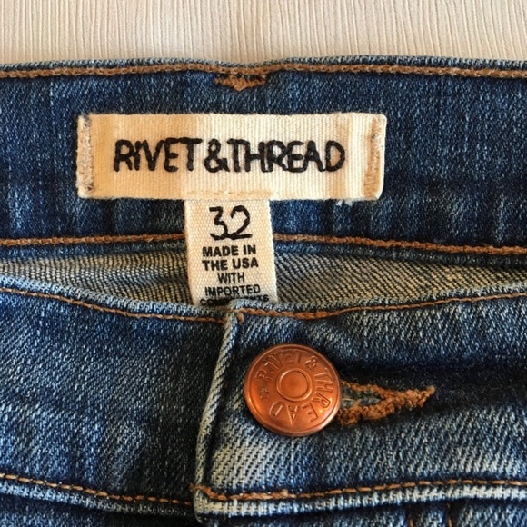 Madewell Rivet & Thread Flare Jean - Picture 7 of 8